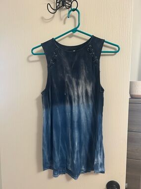 American Eagle Sleeveless Tie-Dye Shift Top in Navy and White